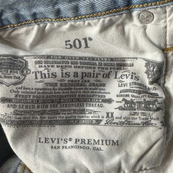 Levi’s 501 SZ W26 Jean Shorts Button-Fly Distressed Light Wash Frayed Hems Blue - Picture 7 of 11